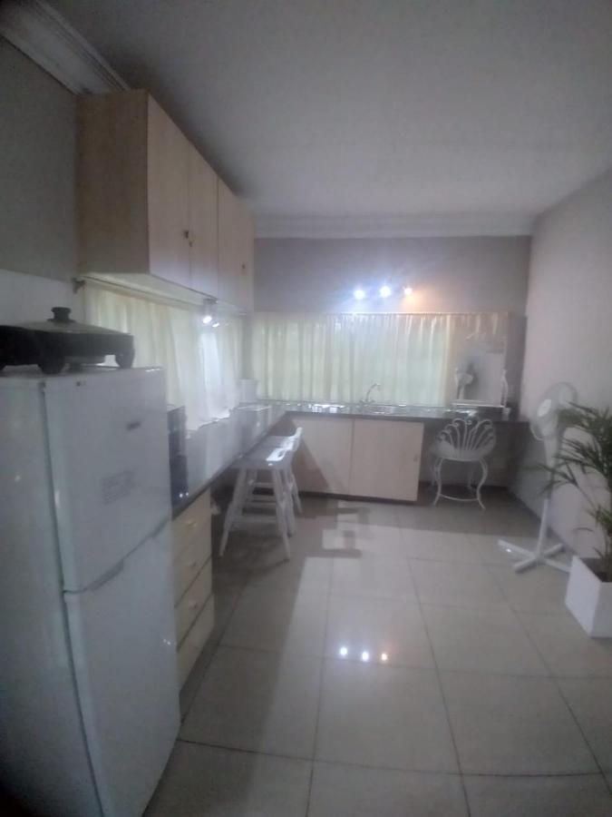 Amethyst Suites Springs  Kültér fotó