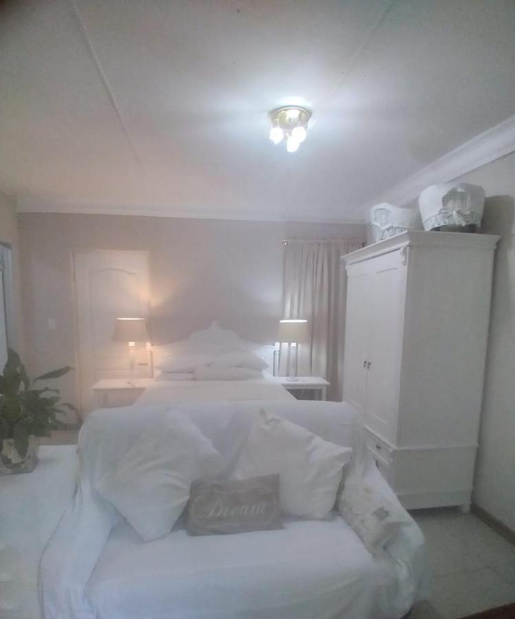 Amethyst Suites Springs  Kültér fotó