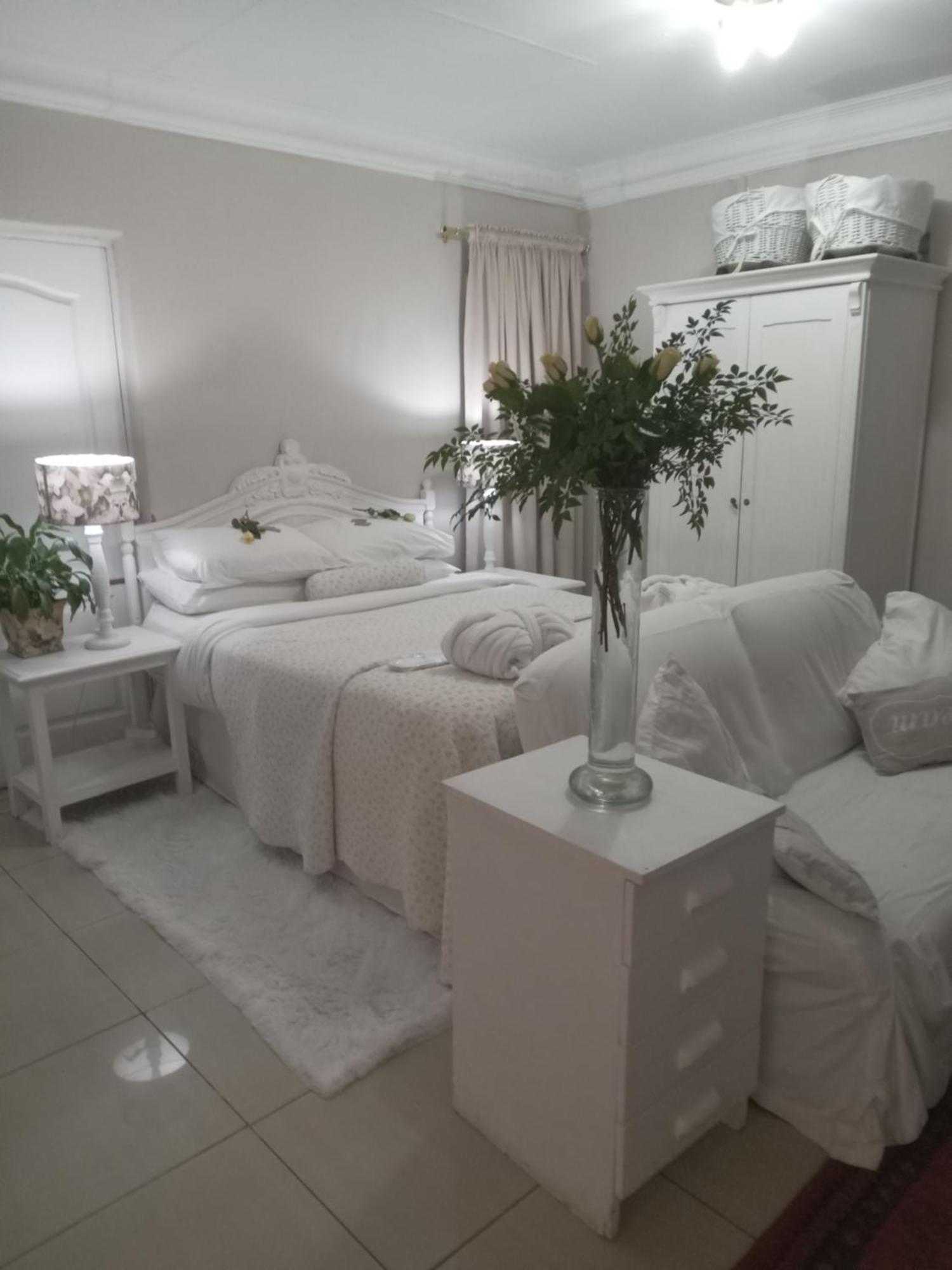 Amethyst Suites Springs  Kültér fotó